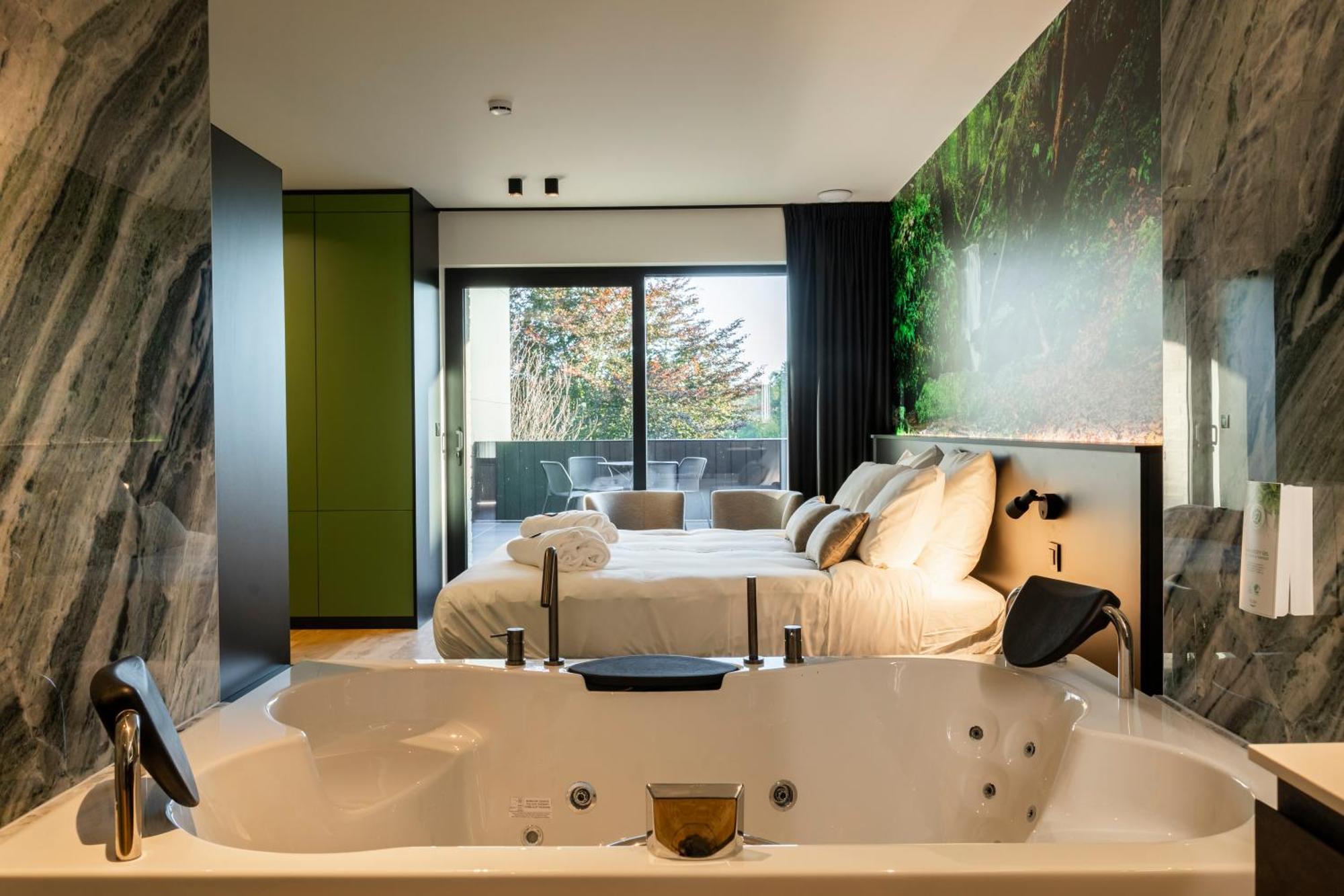 Cc Nomie Hotel Restaurant Динан Экстерьер фото