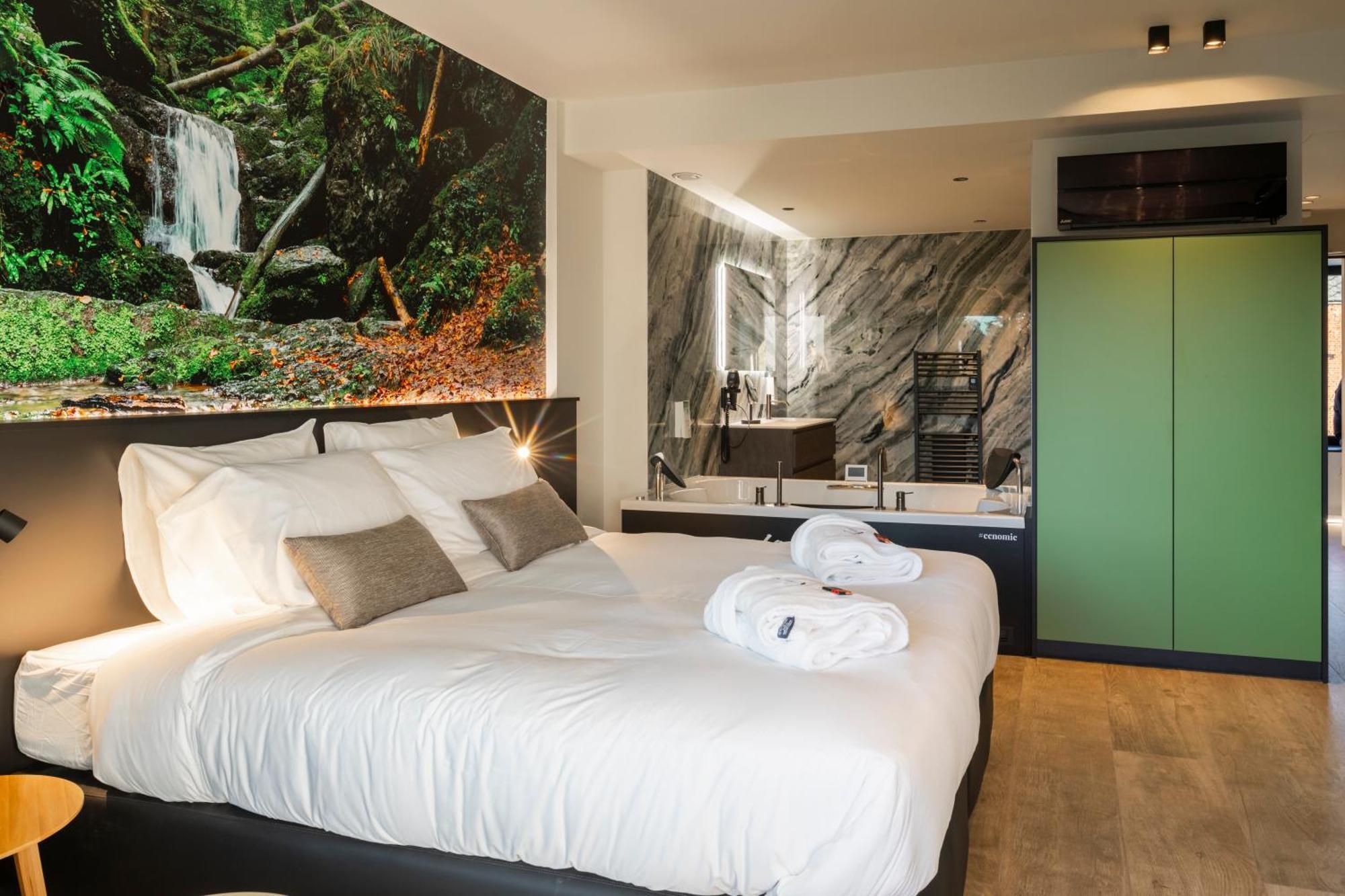 Cc Nomie Hotel Restaurant Динан Экстерьер фото